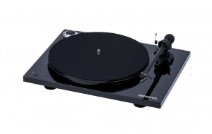 Pro-Ject Essential III Digital OM10 Piano
