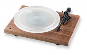 Pro-Ject Debut Carbon Recordmaster Hires 2M-Red Walnut